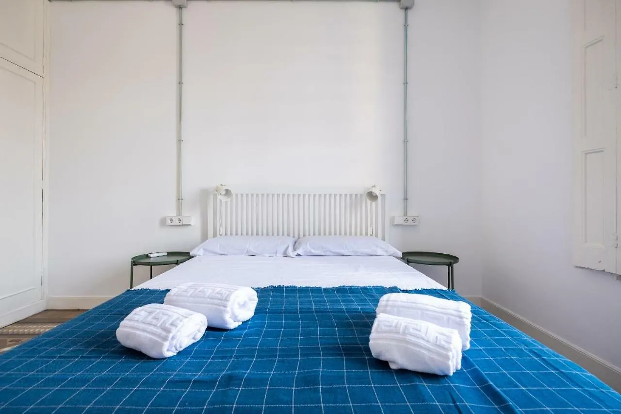 B32-Sunny And Modernist Apartment For Groups In Center Barcelona 0*,  Spanien