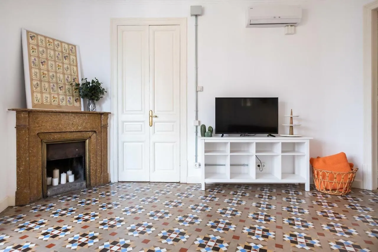 B32-Sunny And Modernist Apartment For Groups In Center Barcelona Španělsko