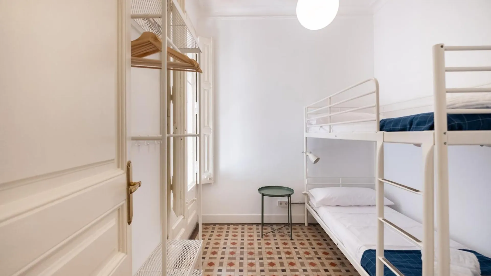 B32-Sunny And Modernist Apartment For Groups In Center Barcelona Španělsko